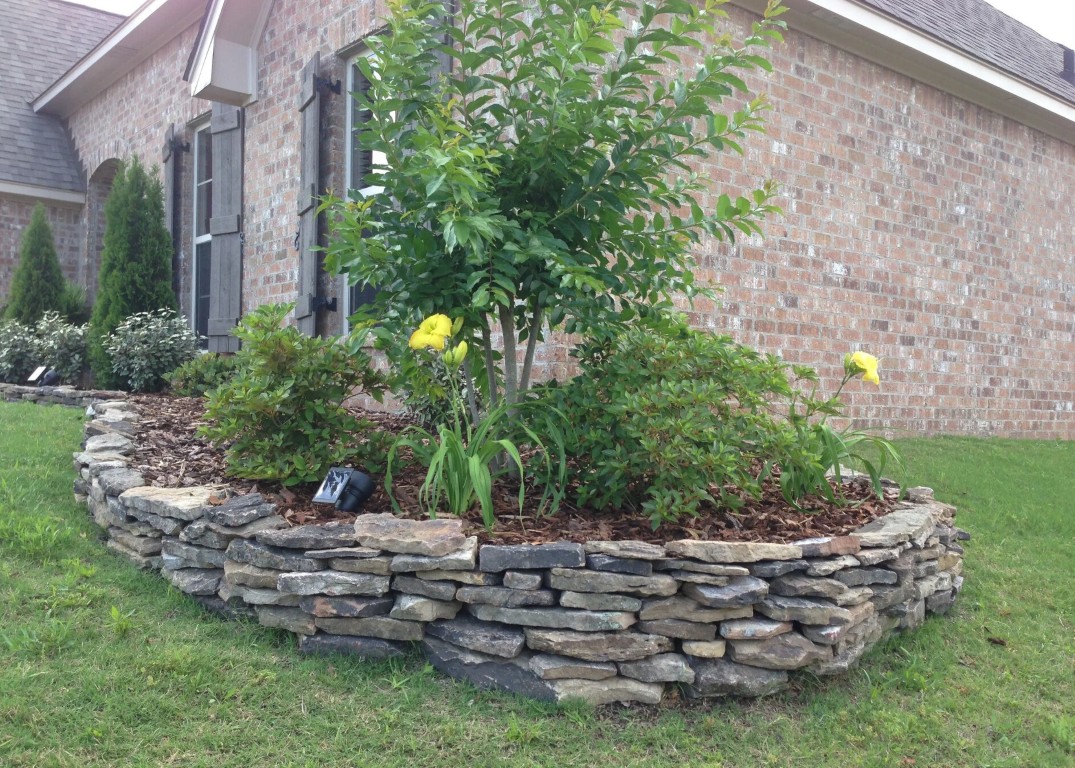 Custom retaining wall design and installation for residential landscapes in Tuscaloosa, AL